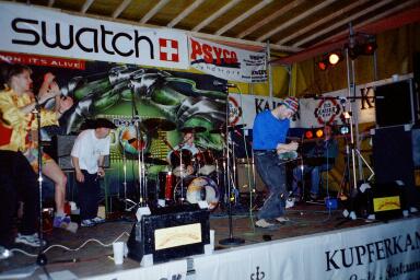 15.jpg (27085 Byte)